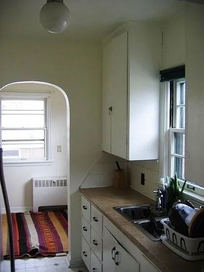 516 W Babcock St — Photo 3