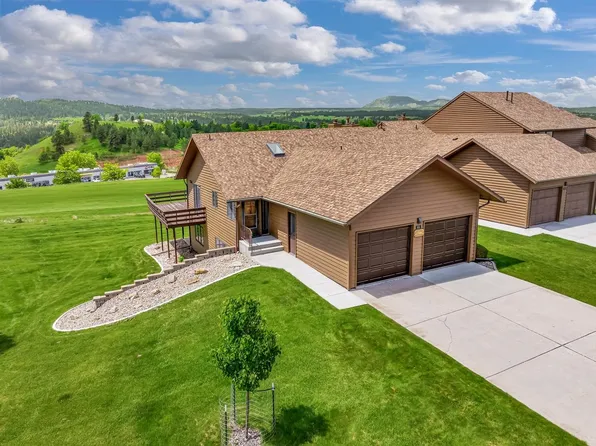 955 Country Club Dr, Spearfish, SD 57783