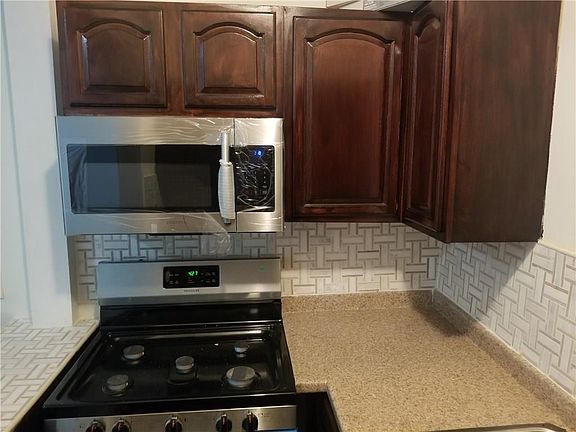 3rd image of 836 Atwells Ave APT 2