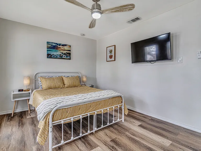 11611 Rousseau St — Photo 13