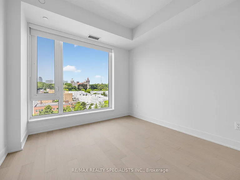 322 Dupont St #907 — Photo 22