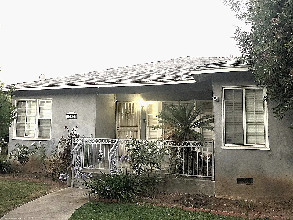 502 De La Fuente St