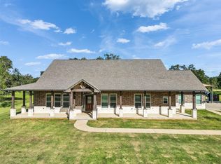 155 Horse Shoe Trl, Angleton, TX 77515