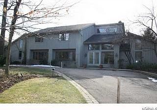 1st image of 60 Stonewood Dr