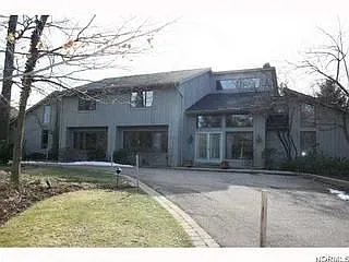 60 Stonewood Dr photo 1