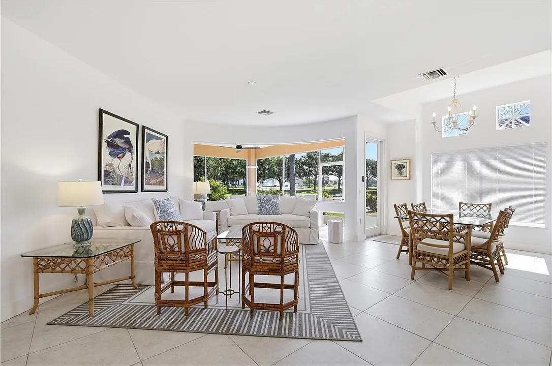 3 bed, 2.5 bath, 2026 sqft, $7,000 — Photo 3