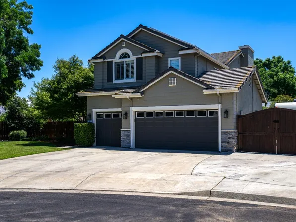 1075 N Jasmine Ave, Clovis, CA 93611