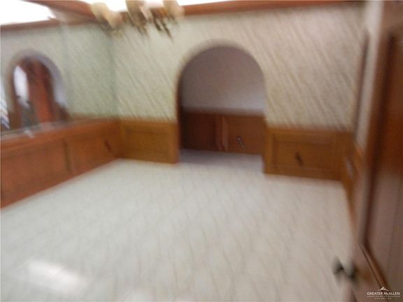 2nd image of 301 Victoria Ave