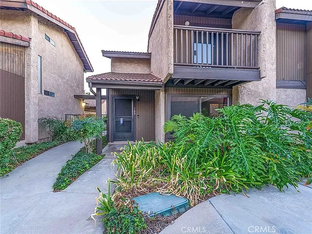 3 bed, 1332 sqft, $3,800 — Photo 1