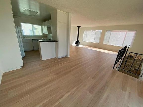 5th image of 100 22nd St APT 9