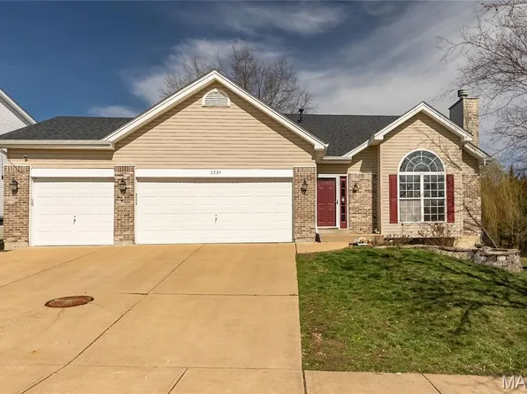 2235 Silver Lake Estates Dr, Pacific, MO 63069