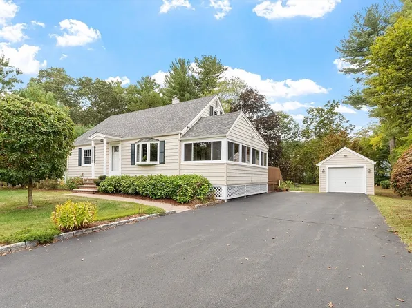 31 Marie St, Tewksbury, MA 01876