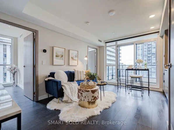 38 Widmer St #2507, Toronto, ON M5V 1X1