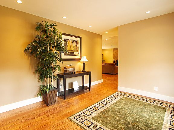 2nd image of 8534 SE 79th Pl