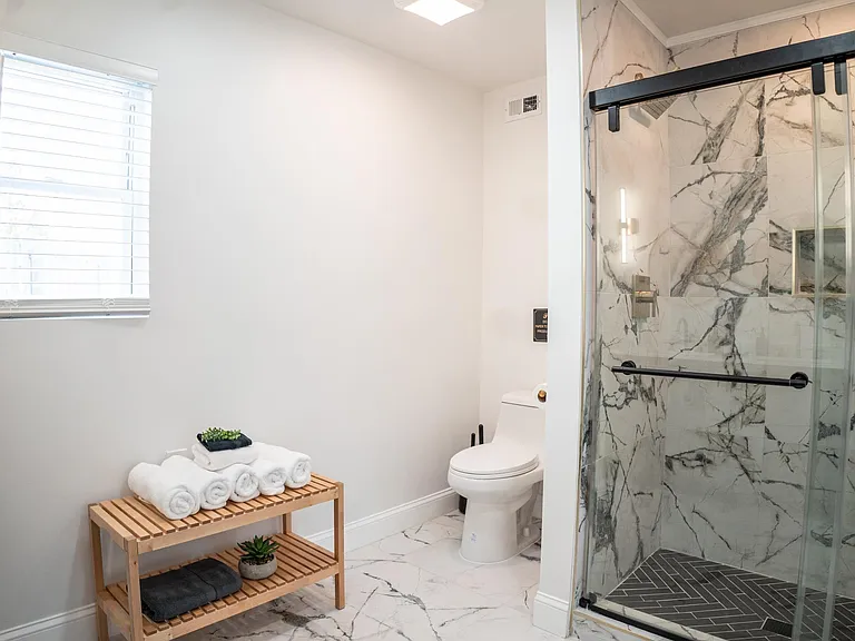 3720 Taft Ave — Photo 17