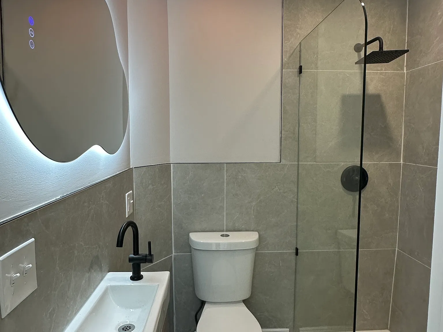 2 bed, 720 sqft, $1,600 — Photo 3