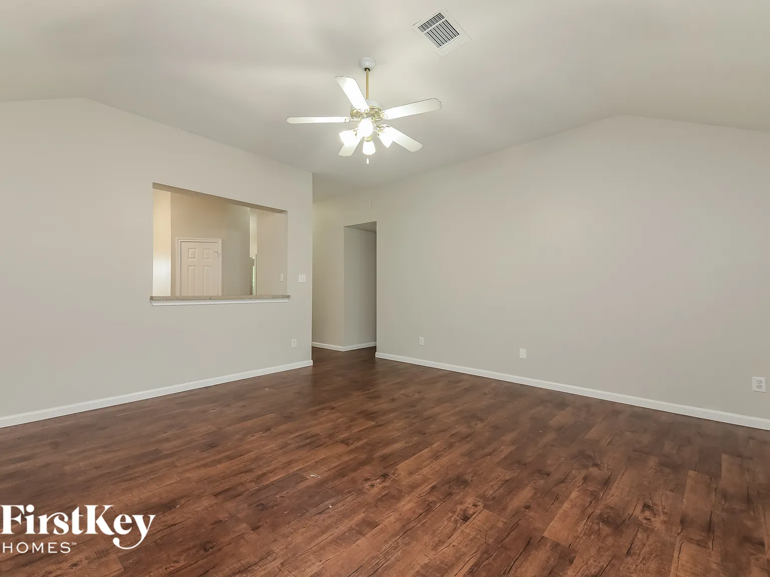 3 bed, 2.0 bath, 1699 sqft, $2,165 — Photo 4