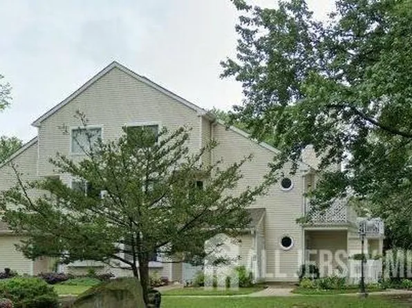 3 Sweetgum Ln, Monmouth Junction, NJ 08852