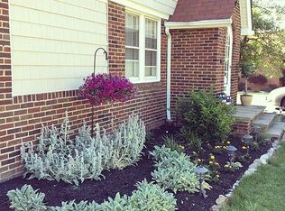 1448 Evanston Rd, Lyndhurst, OH 44124