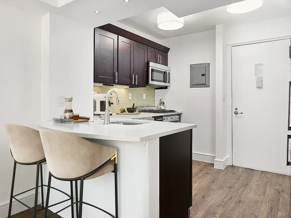 225 East 63rd Street image 4 of 11