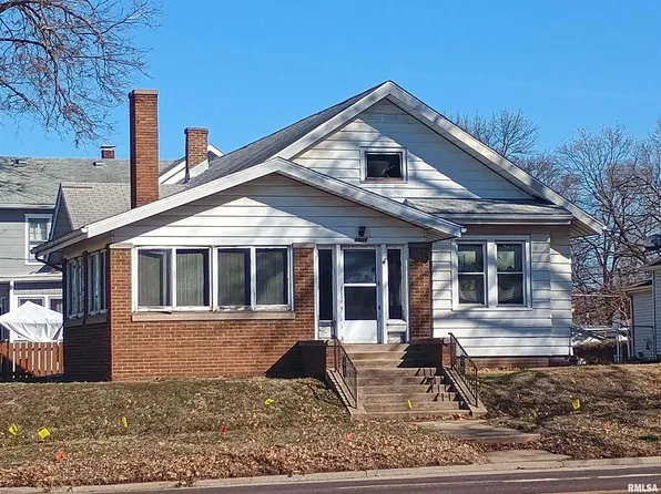 1001 Broadway St, Pekin, IL 61554