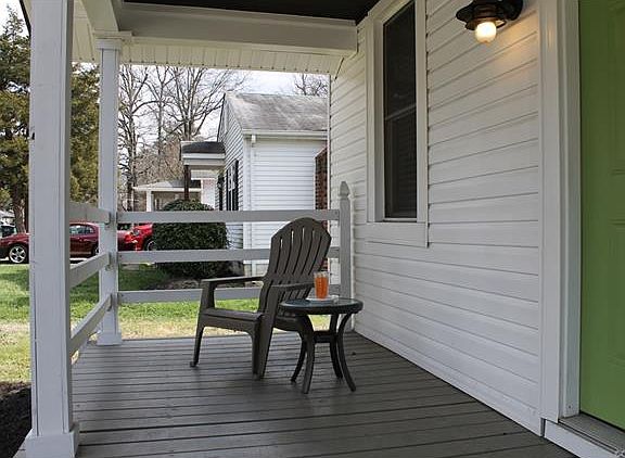 4th image of 829 Winnetka Ave