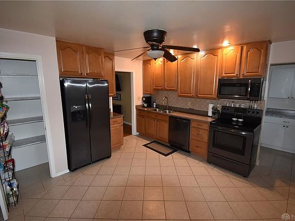 4th image of 313 Halifax Dr
