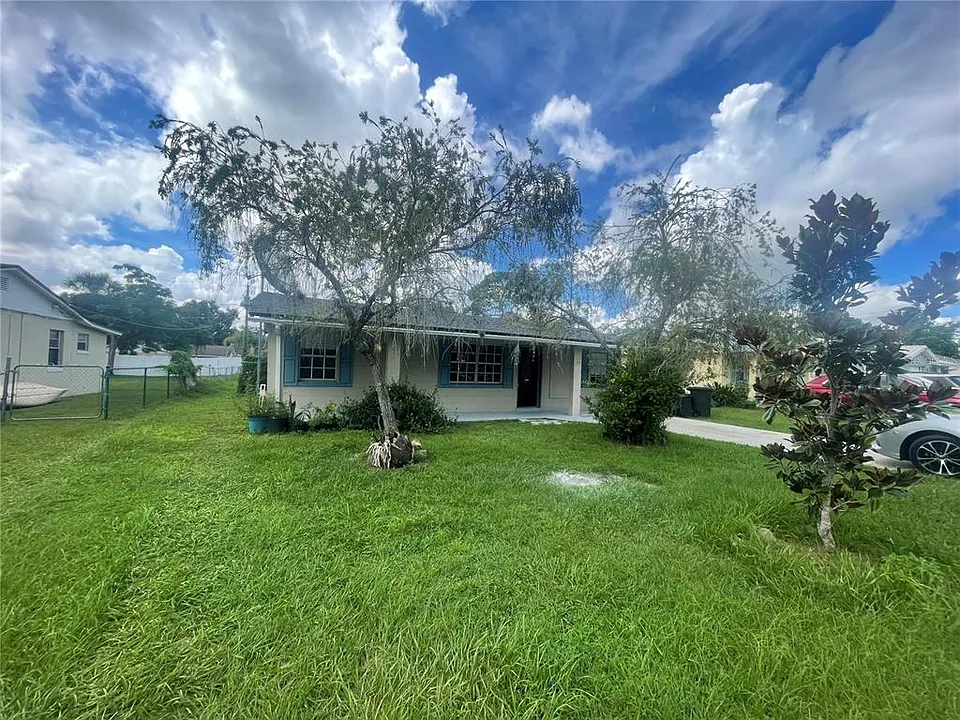 180 Pine Tree Dr