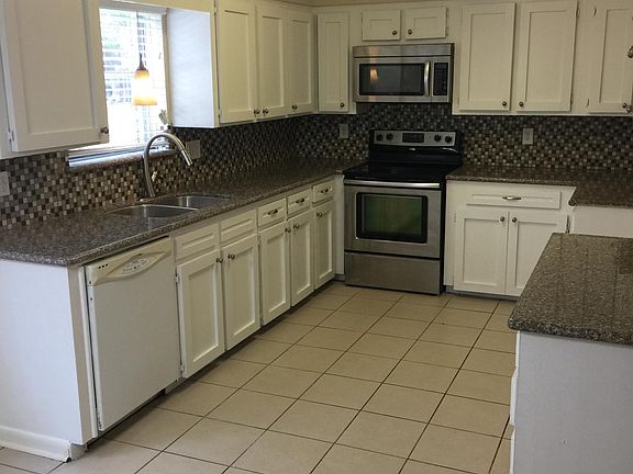4th image of 306 Una Dr