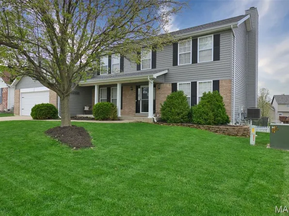 721 Autumn Glen Ln, Wentzville, MO 63385