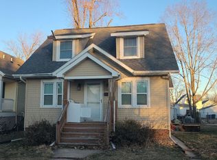1117 10th St NW, Cedar Rapids, IA 52405