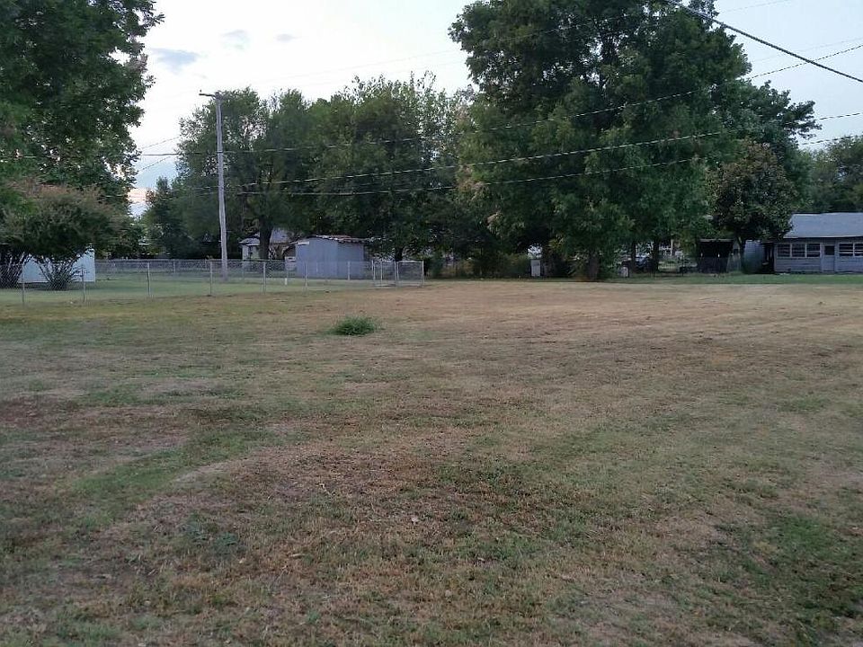1st image of 503 W Ash St