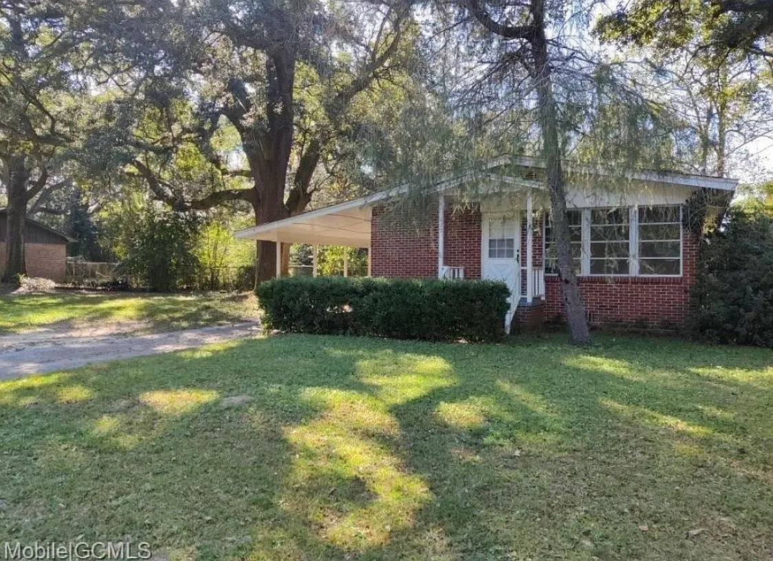 3 bed, 1066 sqft, $1,475 — Photo 1