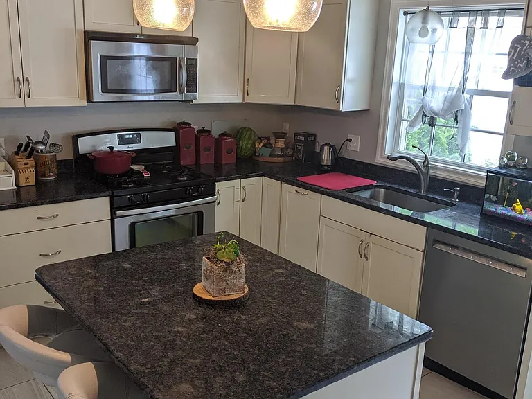 28 Parker St #B — Photo 11