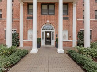 40 W Elm St APT 2K, Greenwich, CT 06830