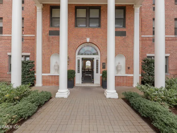 40 W Elm St APT 2K, Greenwich, CT 06830
