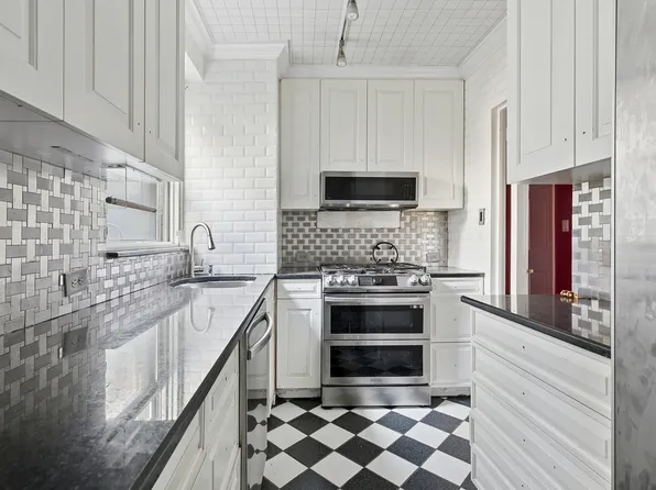 1175 York Avenue image 9 of 10