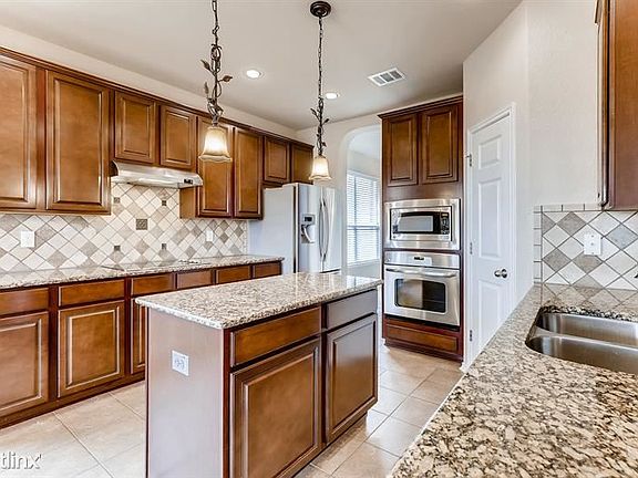 3rd image of 301 Hazeltine Way
