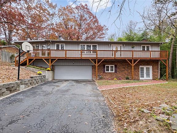 2nd image of 702 Greenwood Dr