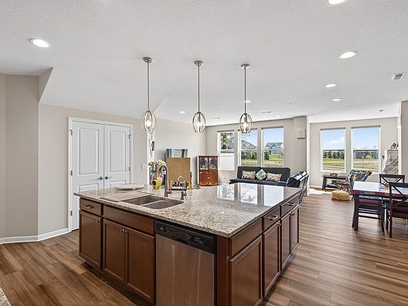 5th image of 5970 Urbandale Ln N