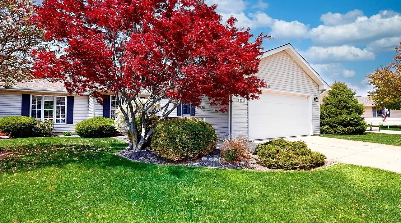 3 bed, 2592 sqft, $2,500 — Photo 1