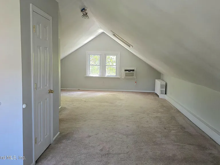 16 Allison Pl — Photo 36