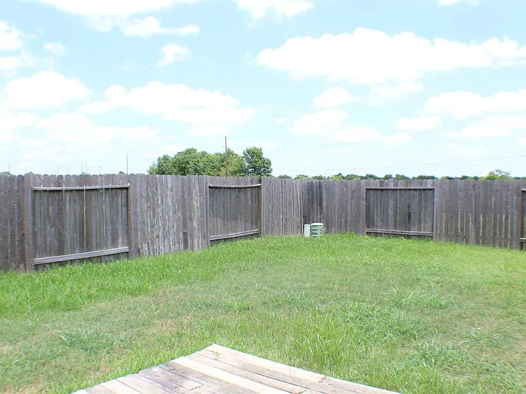 20306 Silent Vale Ln — Photo 13