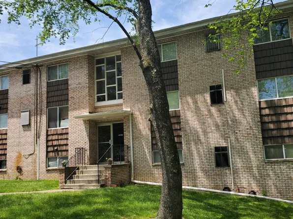 200 Park Ave #35, West Mifflin, PA 15122