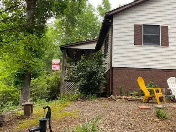 114 E Wilderness Rd, Lake Lure, NC 28746