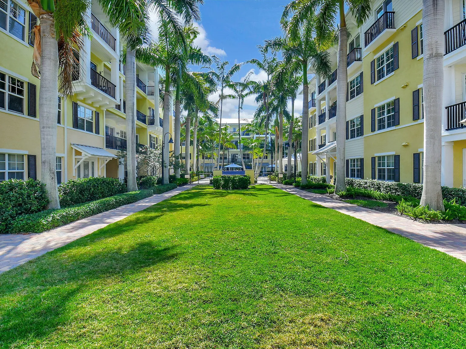 2 bed, 2.0 bath, 1193 sqft, $2,950 — Photo 4