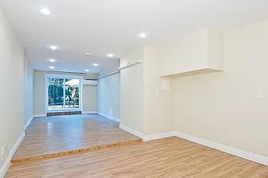 Rented by R New York