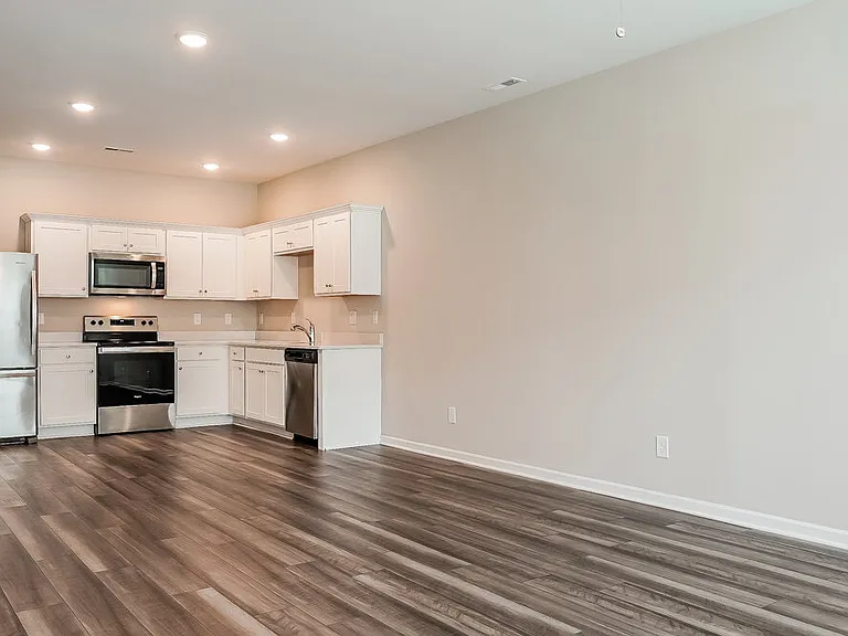 544 Landing View Dr — Photo 7