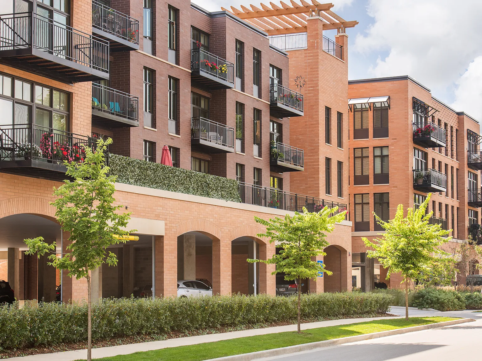 Beaumont Place Apartments — Photo 2