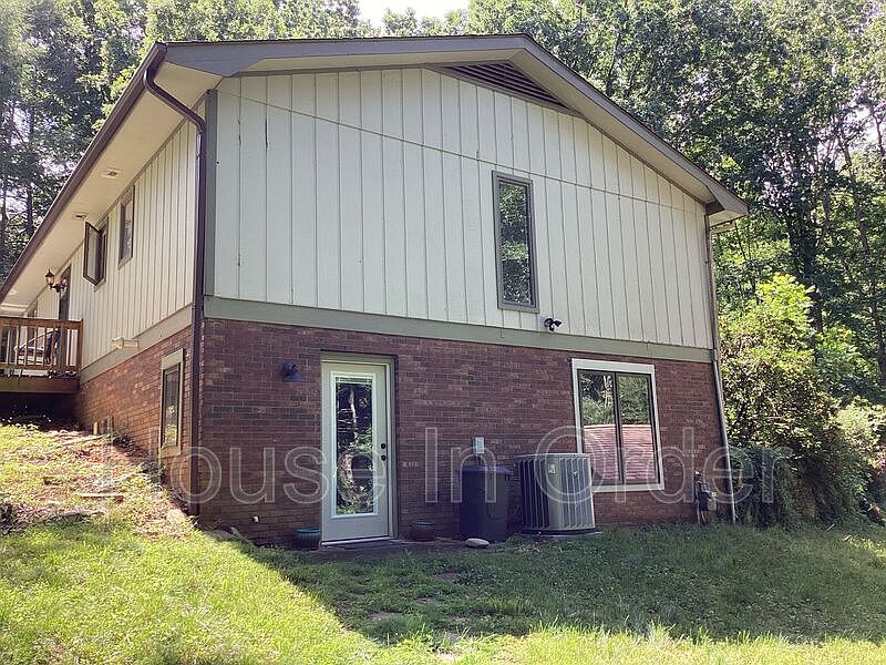 1st image of 12 Rockwood Ln